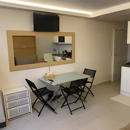 Apartment A Proximite Immediate Des Transports Avec Terrasse Cachan