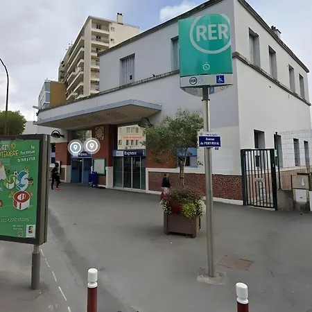 A Proximite Immediate Des Transports Avec Terrasse Apartment Cachan