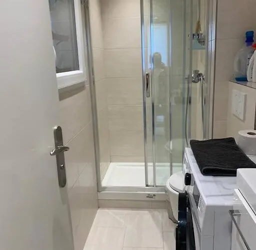 Apartament A Proximite Immediate Des Transports Avec Terrasse