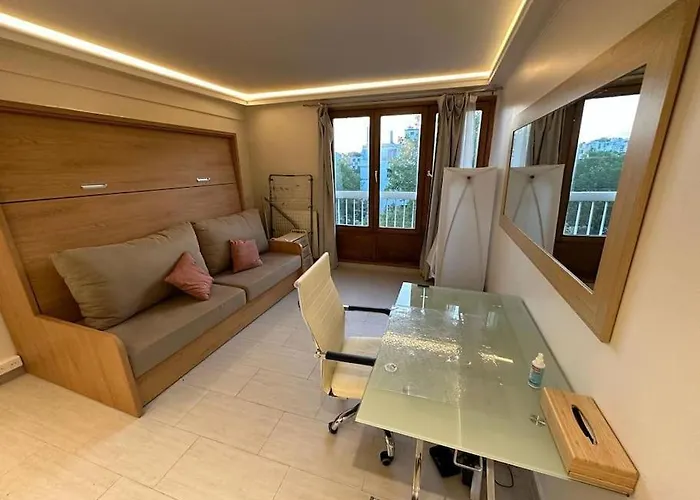 A Proximite Immediate Des Transports Avec Terrasse Apartament